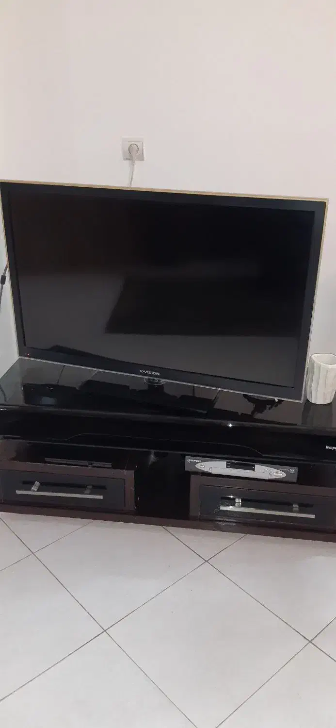 تلویزیون ۴۲ ایکس ویژن ال ای دی|تلویزیون و پروژکتور|اصفهان, فرهنگیان|دیوار