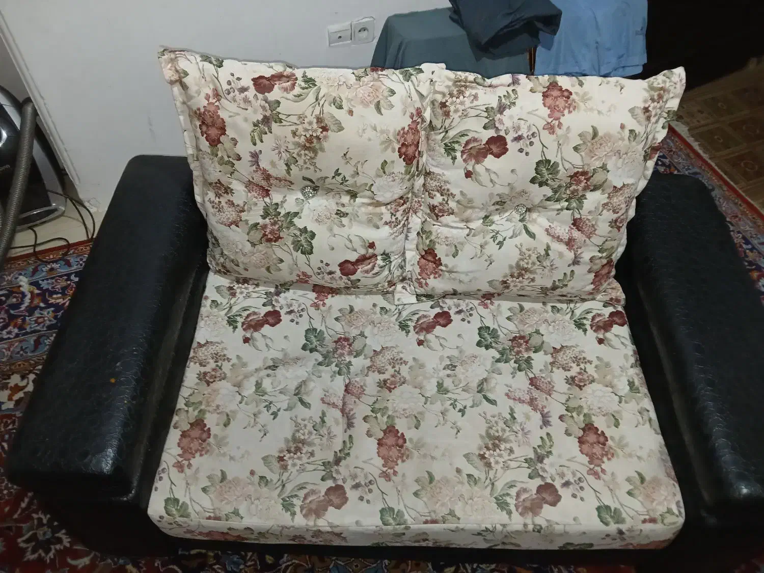 مبلمان راحتی هفت نفره،کاملاسالم به همراه عسلی|مبلمان خانگی و میز عسلی|شاهرود, |دیوار