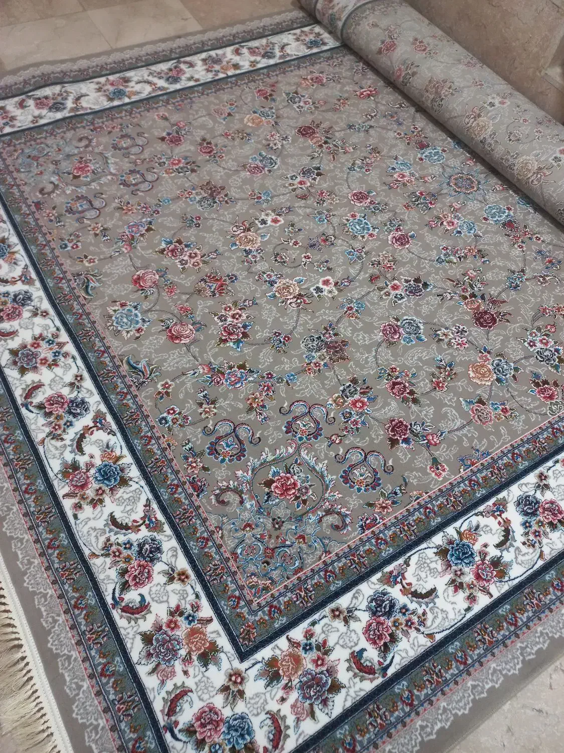 فرش۹متری۴عدد۷۰۰شانه اصلی داخل کاور|فرش|همدان, |دیوار