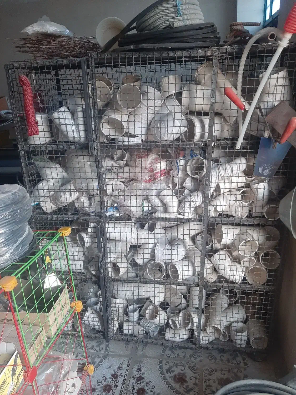 لوازم آب وبرق همراه با ابزار آلات فروشی|عمدهفروشی|سیب و سوران, |دیوار