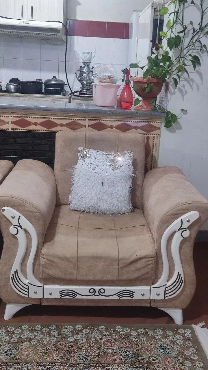 یک دست مبل نشیمن راحت وبادوام|مبلمان خانگی و میز عسلی|مهاباد (آذربایجان غربی), |دیوار