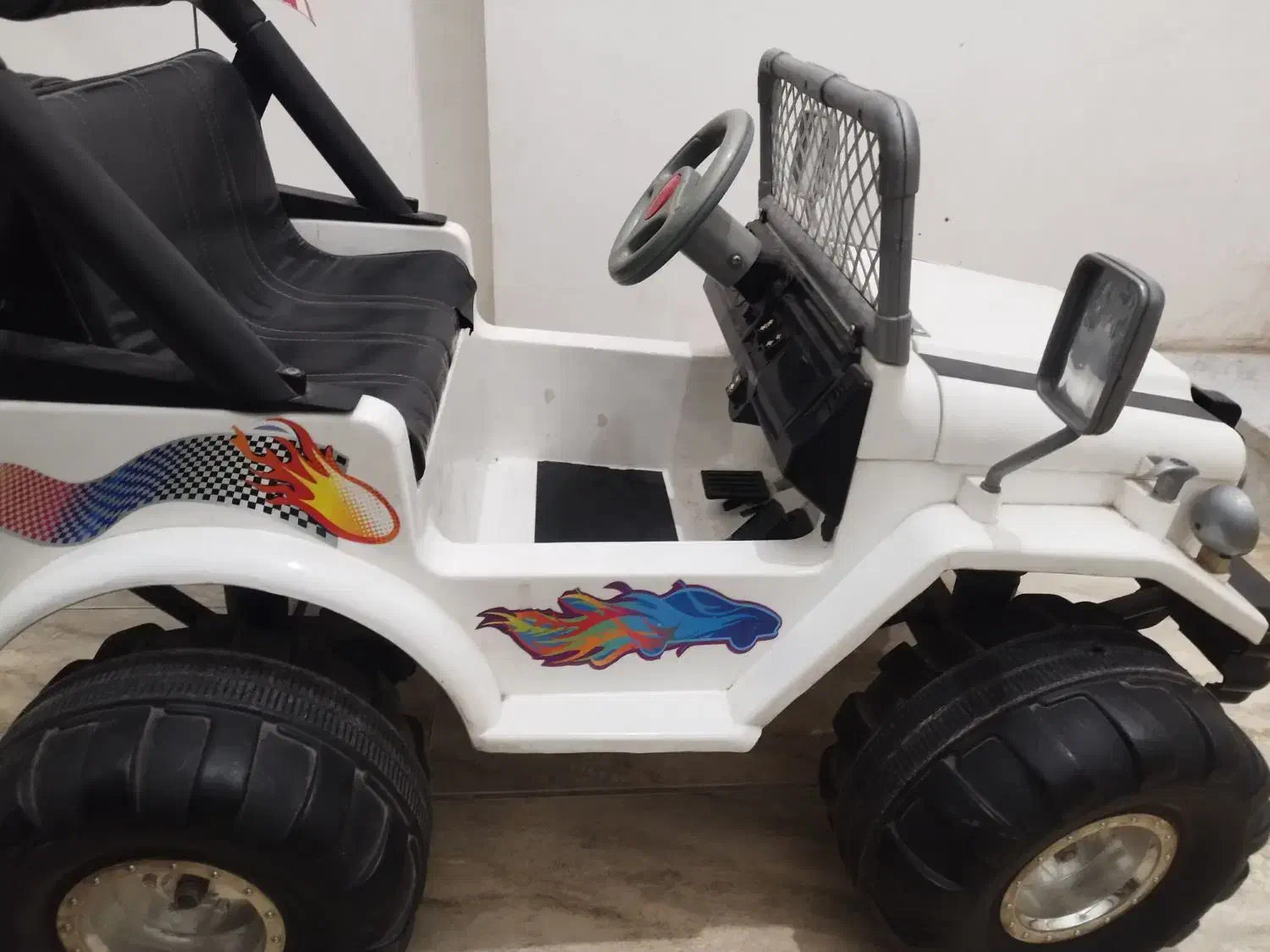 ماشین شارژی کودک شاسی بلند|اسباببازی بچه|کرمان, |دیوار