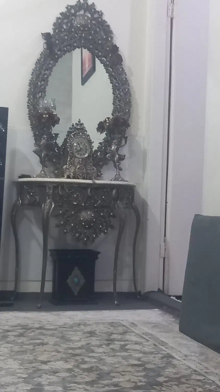آیینه شمعدان|آینه|باغستان, |دیوار