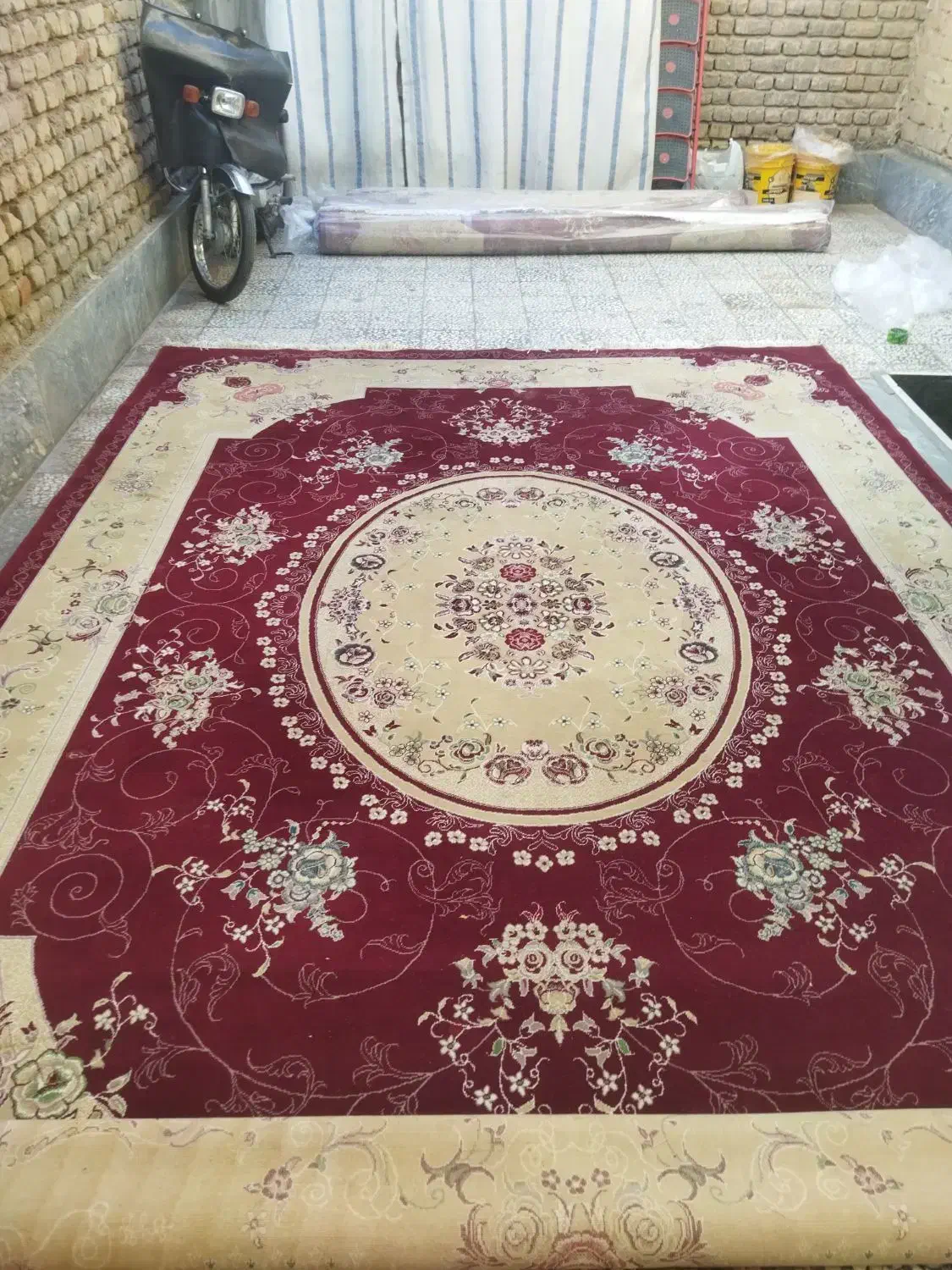 ۴عدد فرش کار کرده|فرش|کاشان, امام خمینی|دیوار