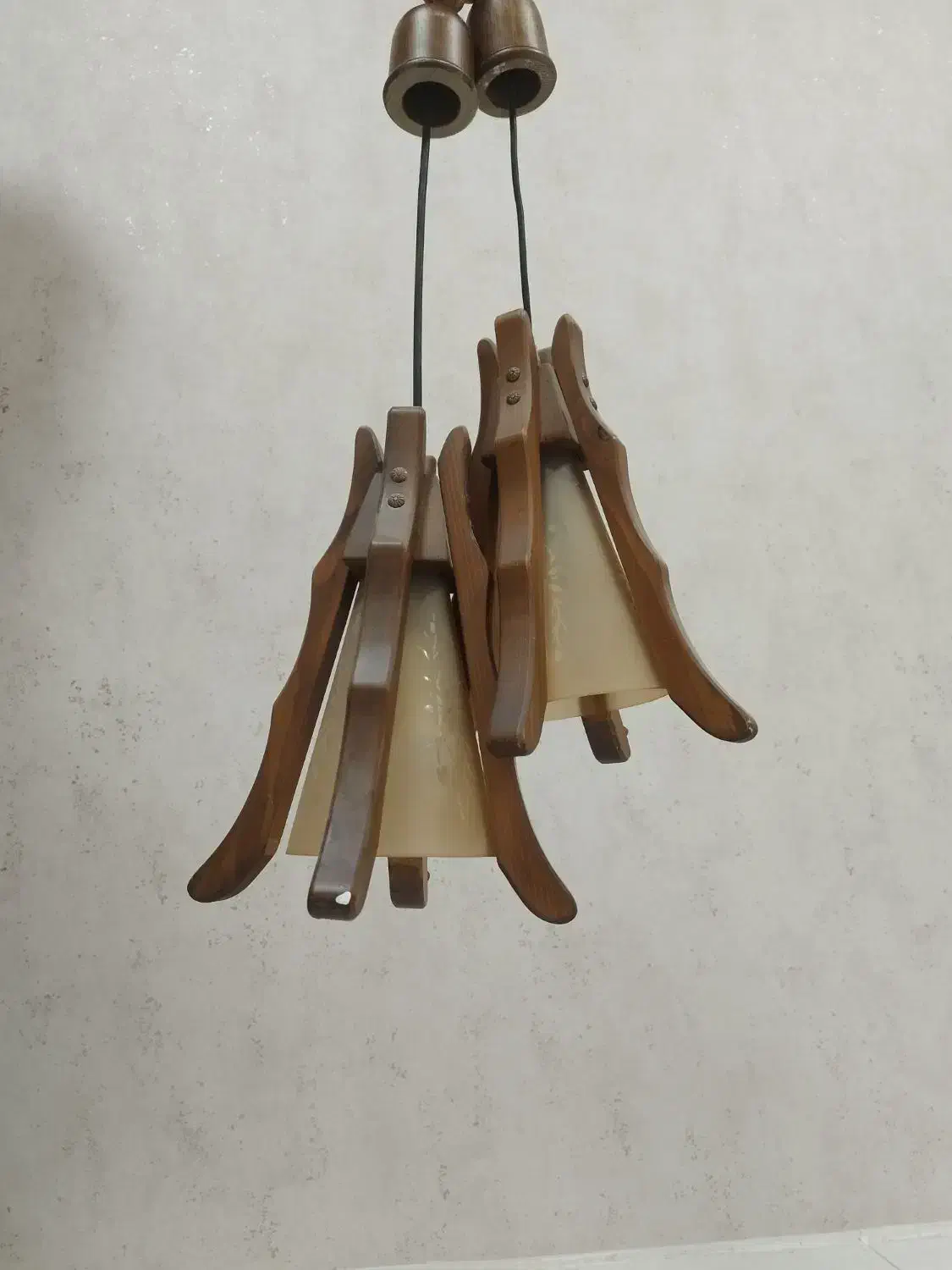 لوستر چوبی  برند کار دست|لوستر و چراغ آویز|اهواز, زیتون کارمندی|دیوار