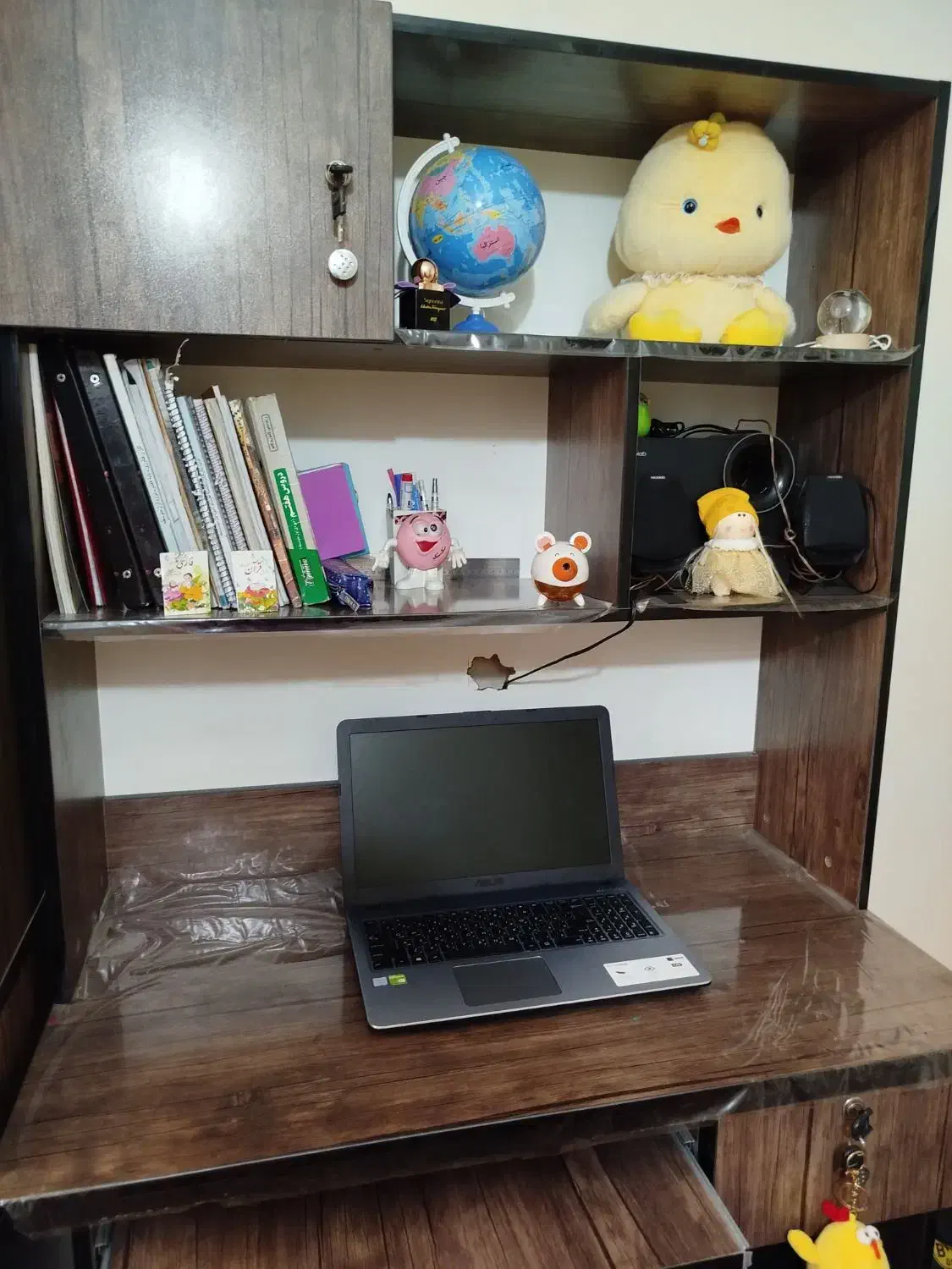 میز|میز تحریر و کامپیوتر|پیشوا, |دیوار