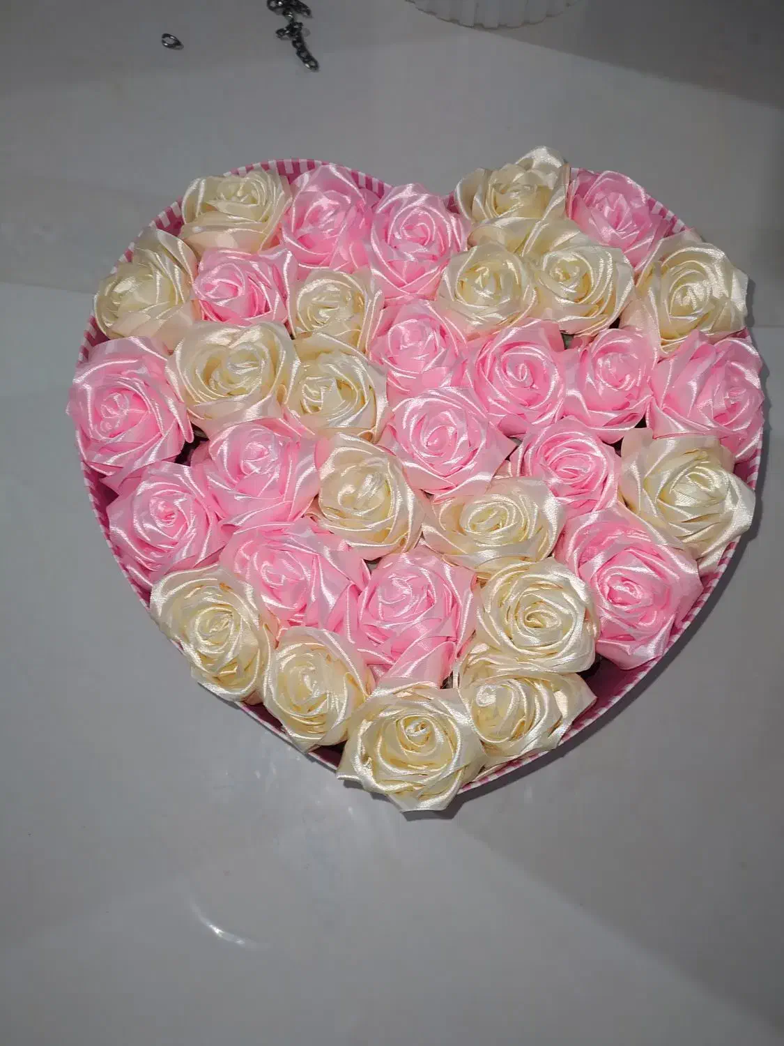 گل زیبا|گل مصنوعی|خرمآباد, |دیوار