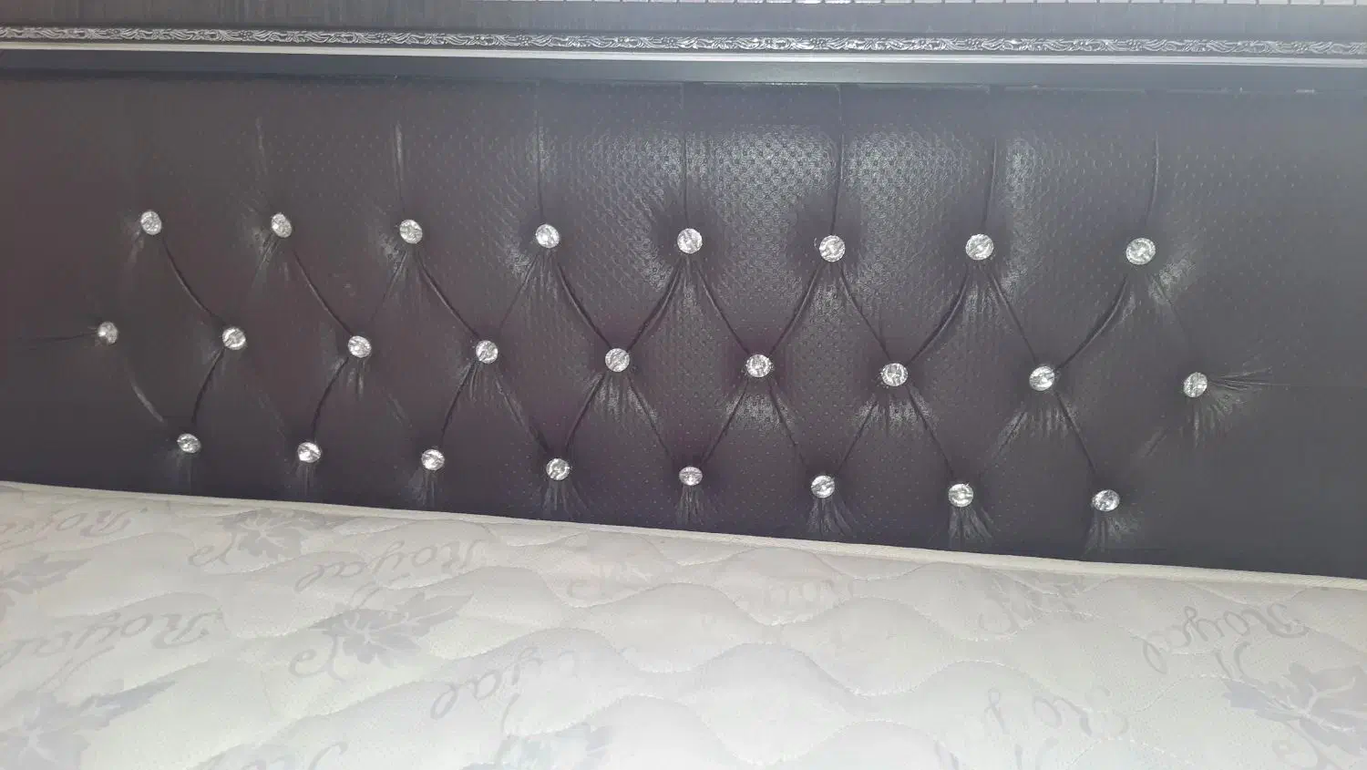 تخت دونفره بزرگ شیک و مدرن با تشک سالم|تخت و سرویس خواب|قرچک, مهدیه|دیوار