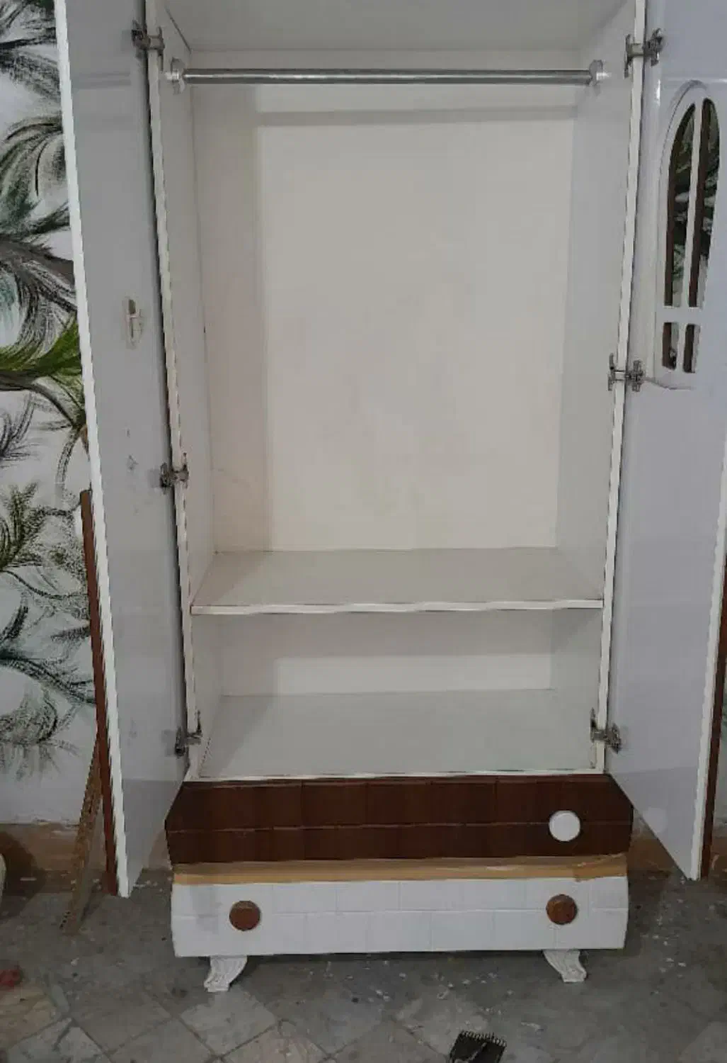 کمد و پاتختی بچه|اسباب و اثاث بچه|صومعه‌سرا, |دیوار