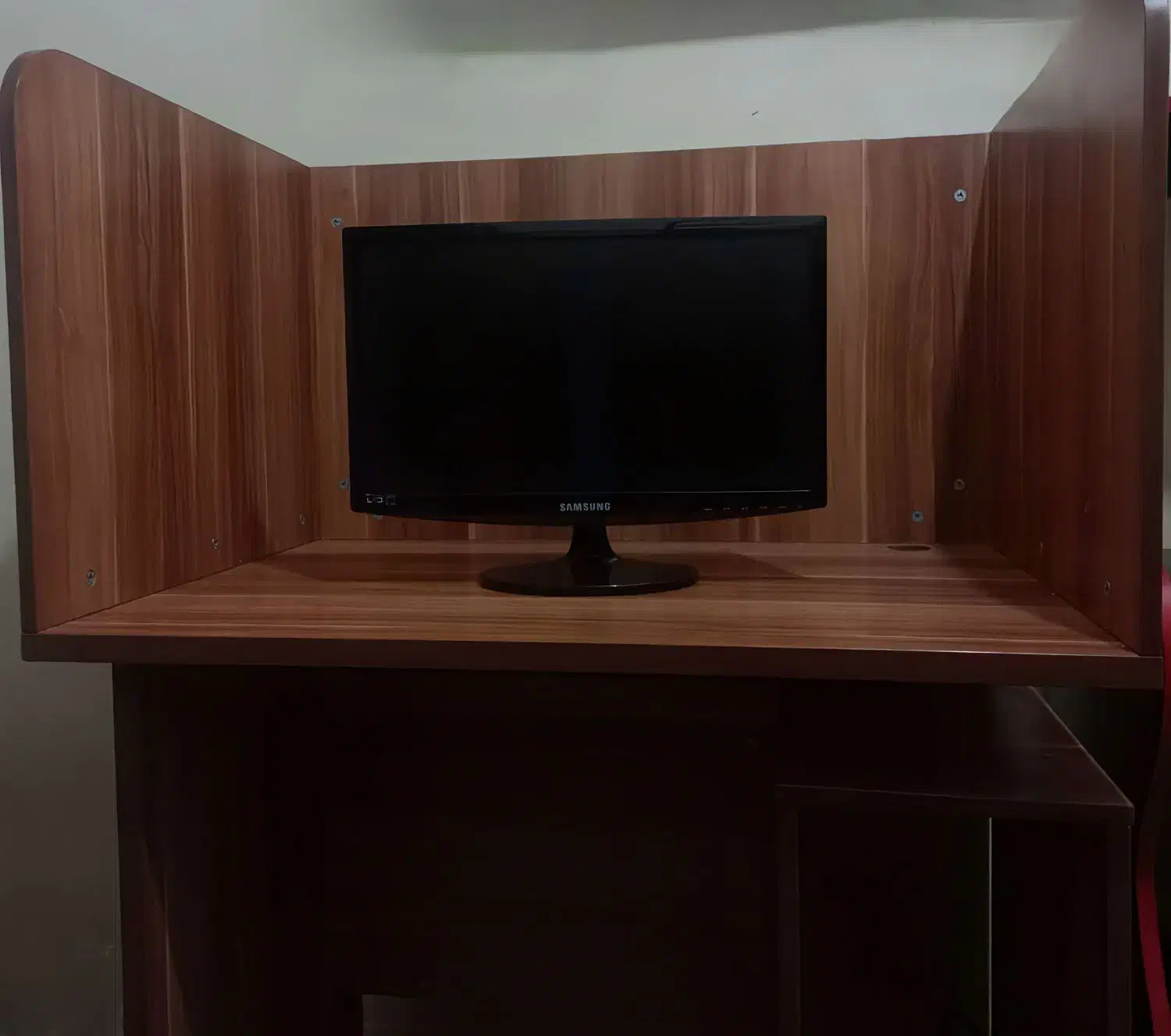 میز کامپیوتر|میز تحریر و کامپیوتر|شهریار, شهرک وائین|دیوار