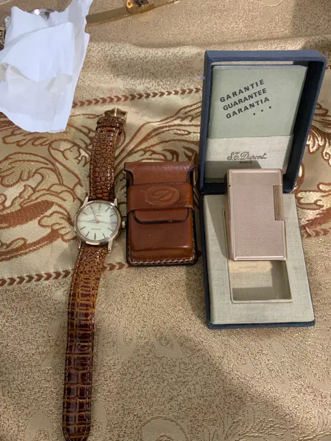 ساعت و فندک انتیک|ساعت|اندیشه, اندیشه فاز ۳|دیوار