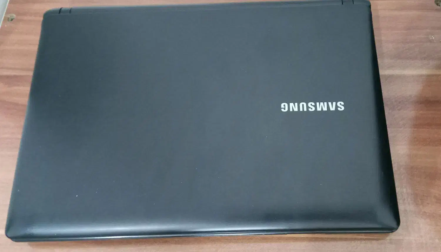 لب تاب|رایانه همراه|نیشابور, هفده شهریور|دیوار