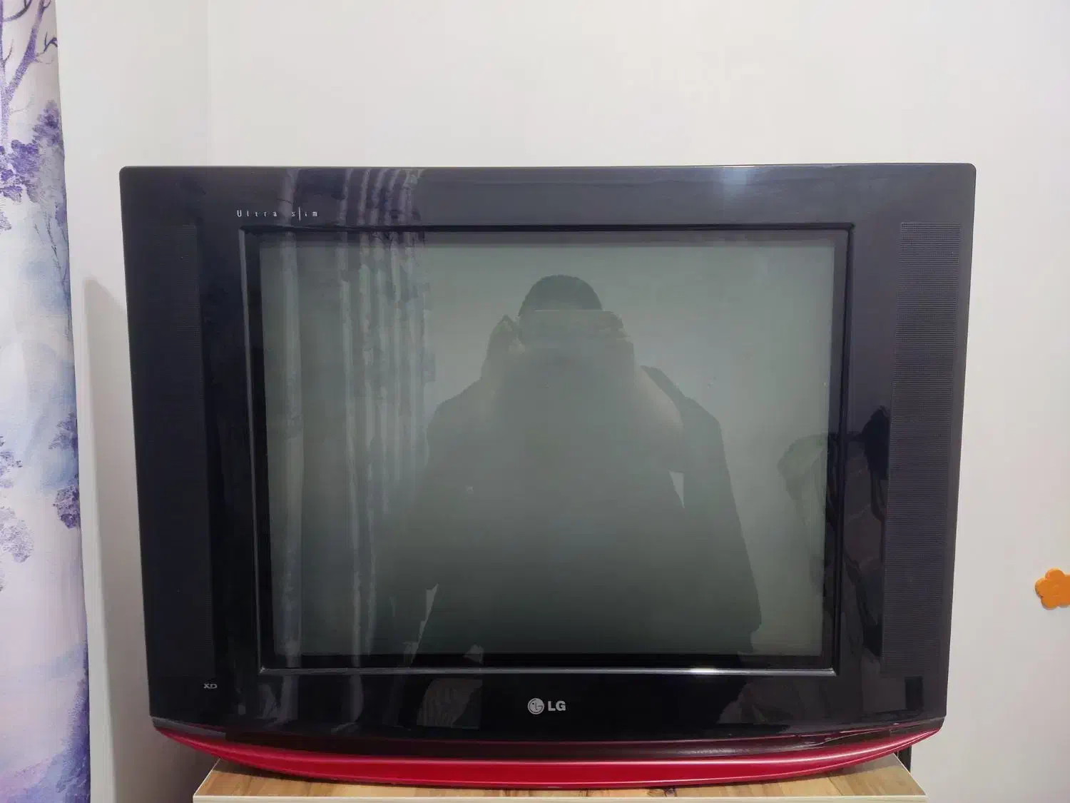 تلوزیون ال جی سالم|تلویزیون و پروژکتور|رشت, پاره بیجار|دیوار