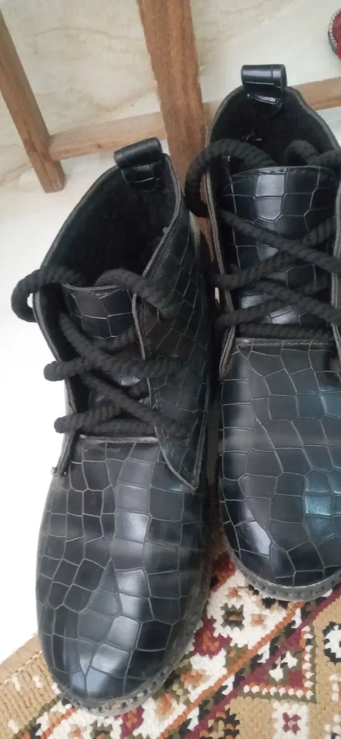 کفش|کیف، کفش، کمربند|تربت جام, مسکن مهر|دیوار