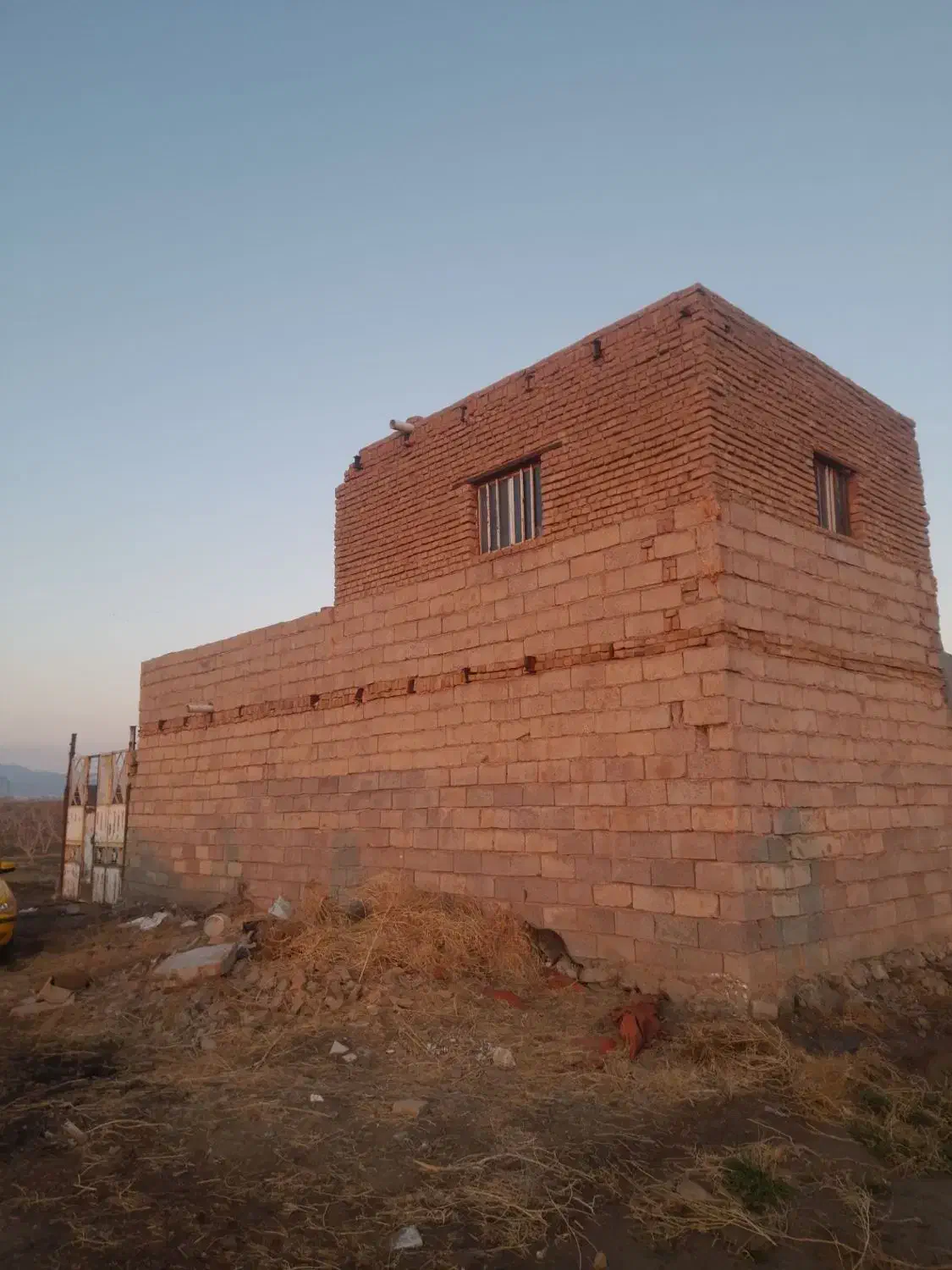 دامداری و باغ پسته|فروش دفتر صنعتی، کشاورزی، تجاری|سبزوار, قصبه غربی|دیوار