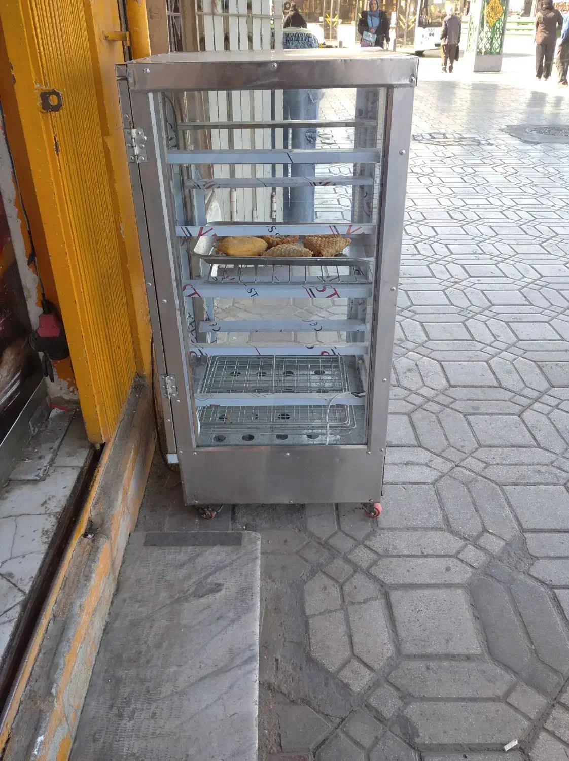 یک دستگاه گرمکن برای پیراشکی ....|کافی‌شاپ و رستوران|اصفهان, مفتح|دیوار