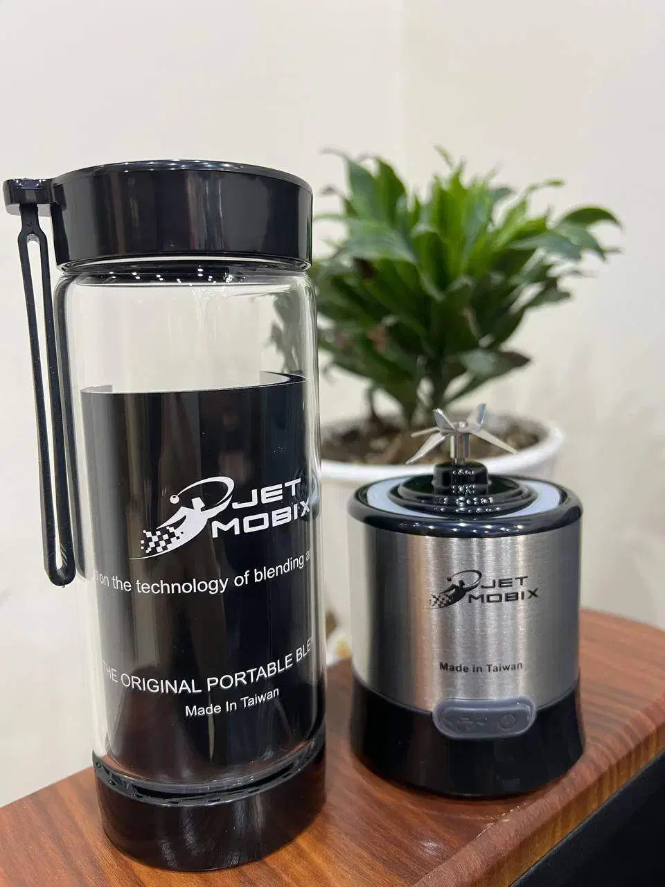 شیکر جت موبیکس مدل 12Pro Max گنجایش 0.45 لیتر|خردکن، آسیاب، غذاساز|شیراز, شاهچراغ|دیوار