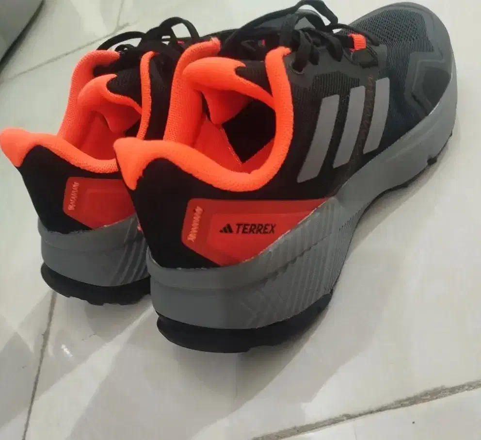 کفش آدیداس TRAXION|کیف، کفش، کمربند|مشهد, ایثارگران|دیوار