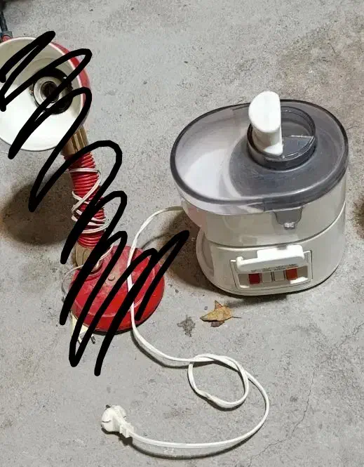 آبمیوه گیر در حد نو و به شرط تست|آبمیوهگیر و آبمرکباتگیر|اردبیل, |دیوار