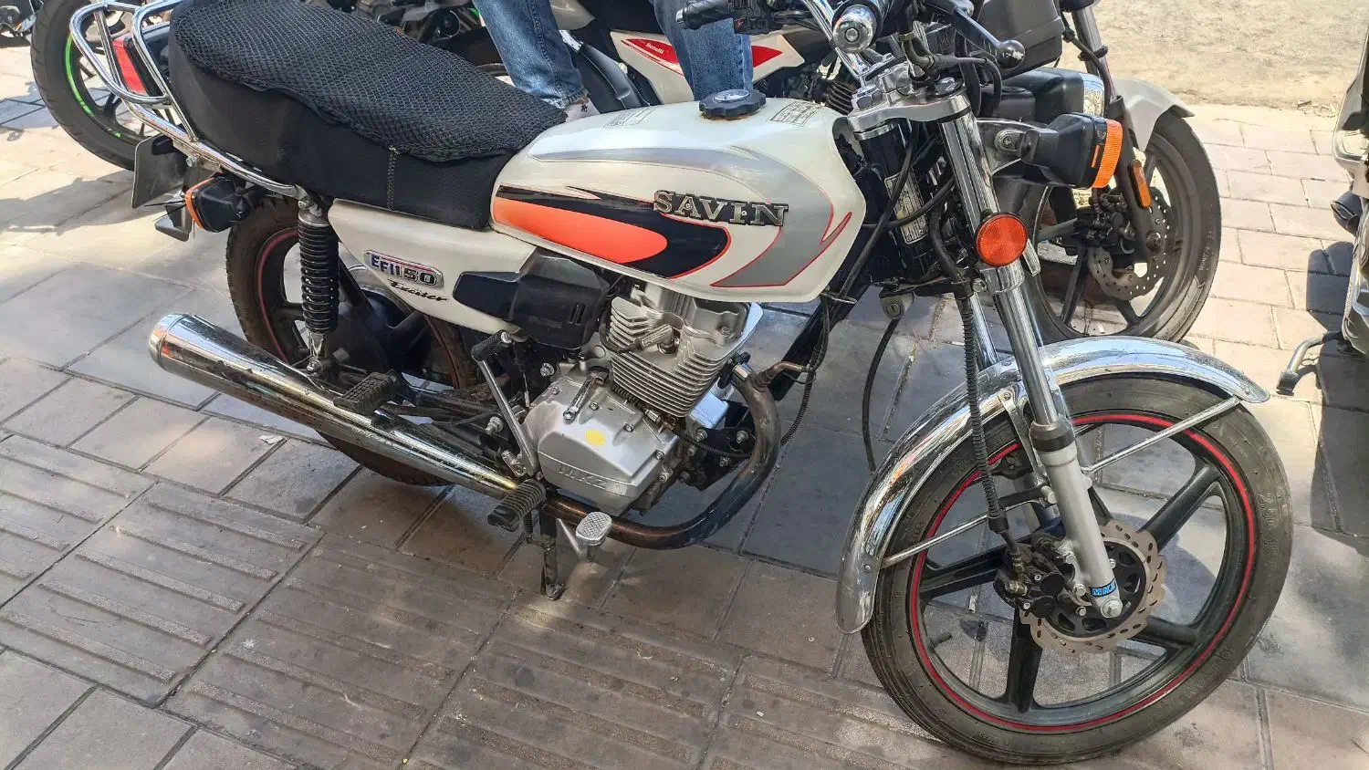 150 ساوین 1402|موتورسیکلت|کرج, کوی کارمندان جنوبی|دیوار