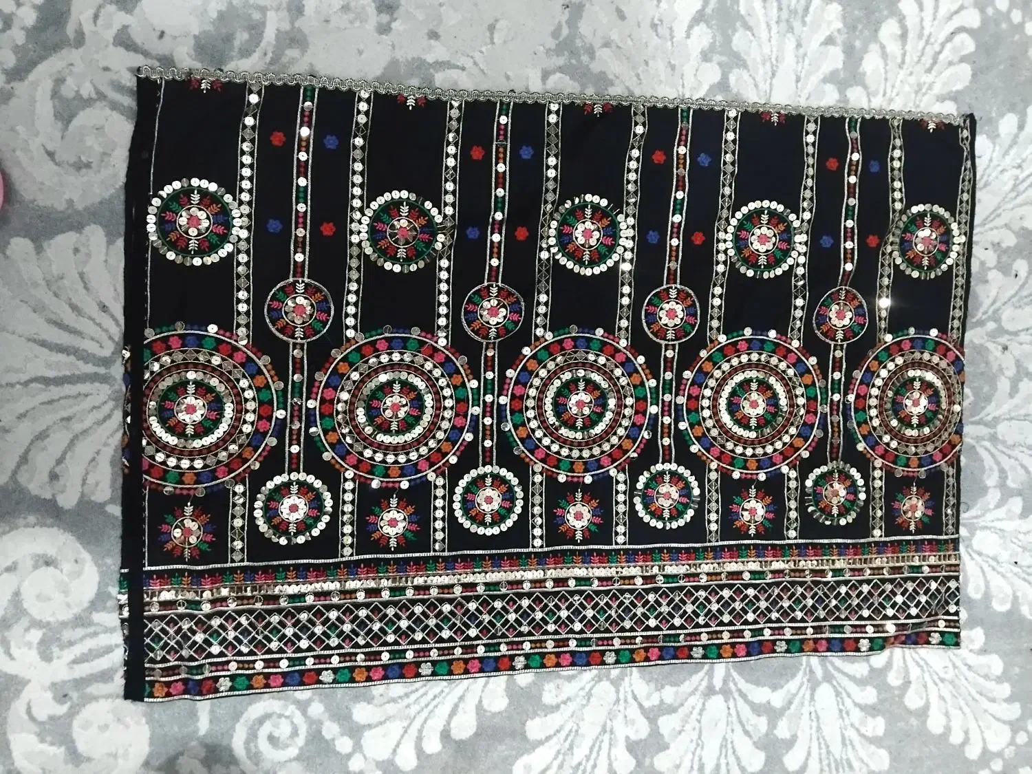 پارچه/ رو میزی/سنتی/|لباس|بندر انزلی, آخرخط|دیوار