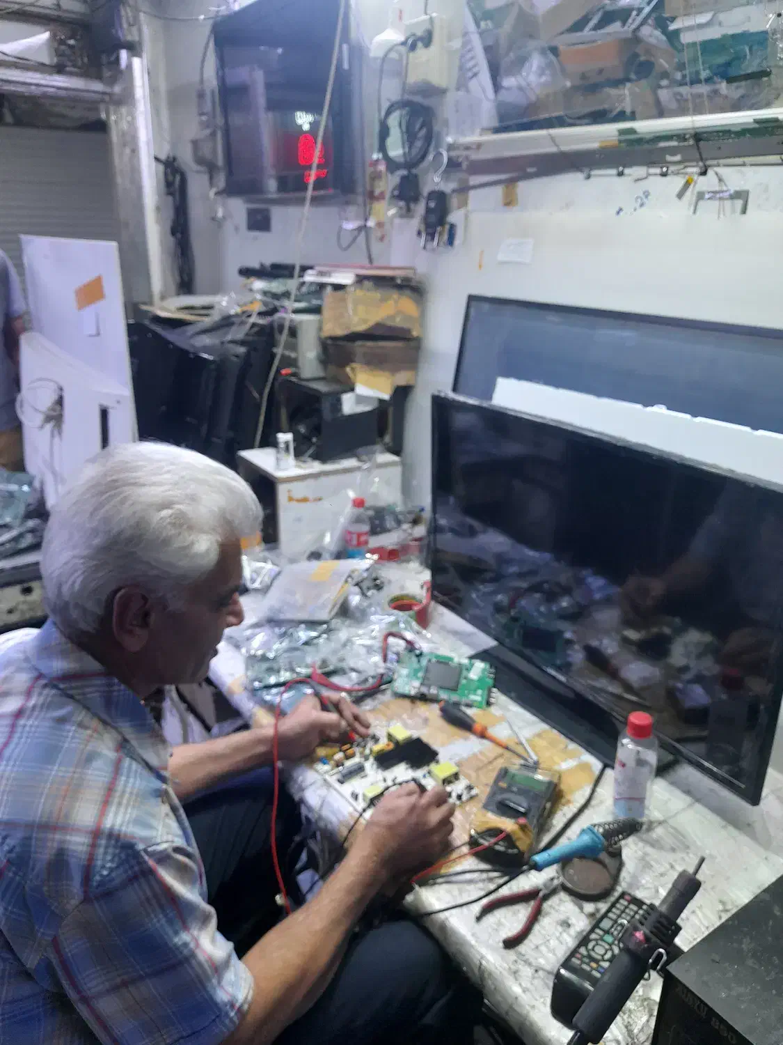 خرید و تعمیرات   LED و LCD خراب و شکسته|تلویزیون و پروژکتور|صدرا-فارس, فاز ۱|دیوار