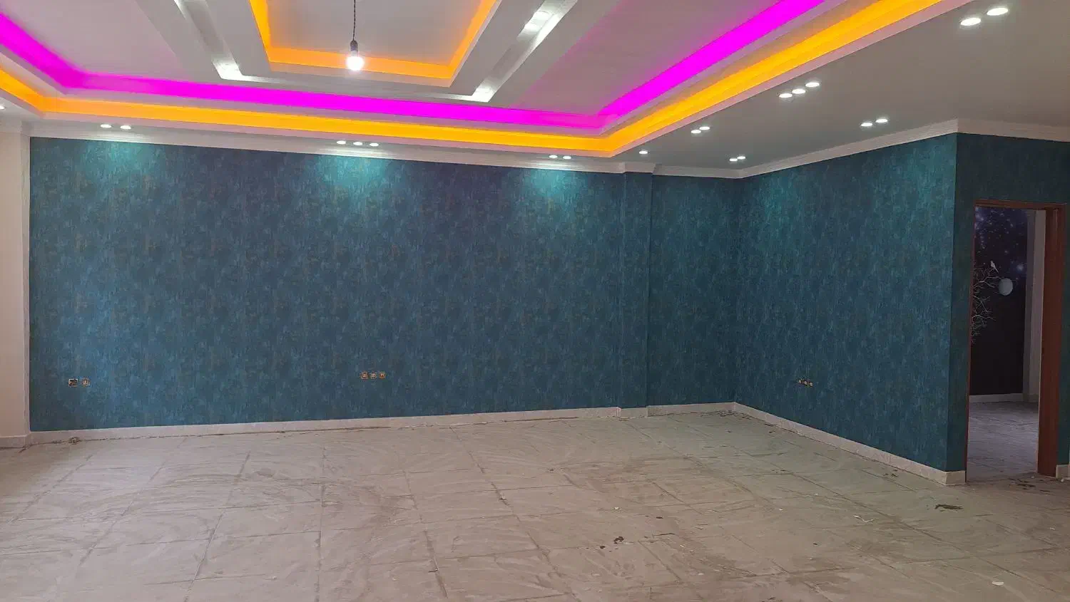 نصب کاغذدیواری|خدمات پیشه و مهارت|رشت, توشیبا|دیوار