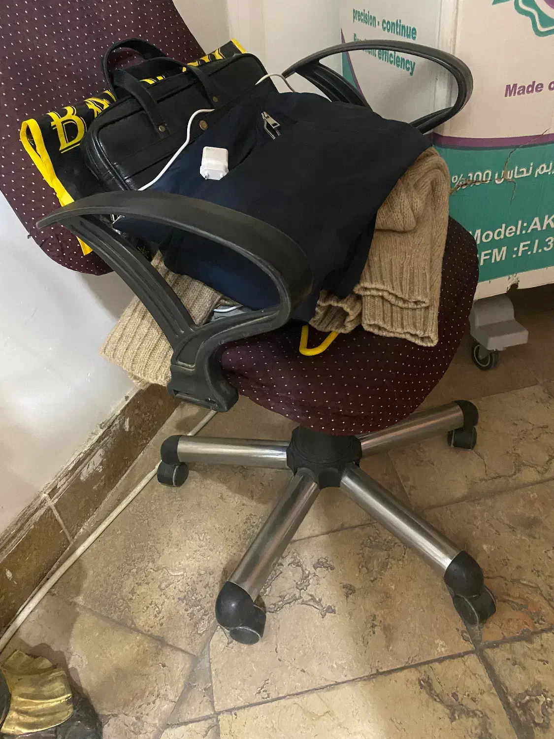 صندلی|صندلی و نیمکت|ازنا, |دیوار