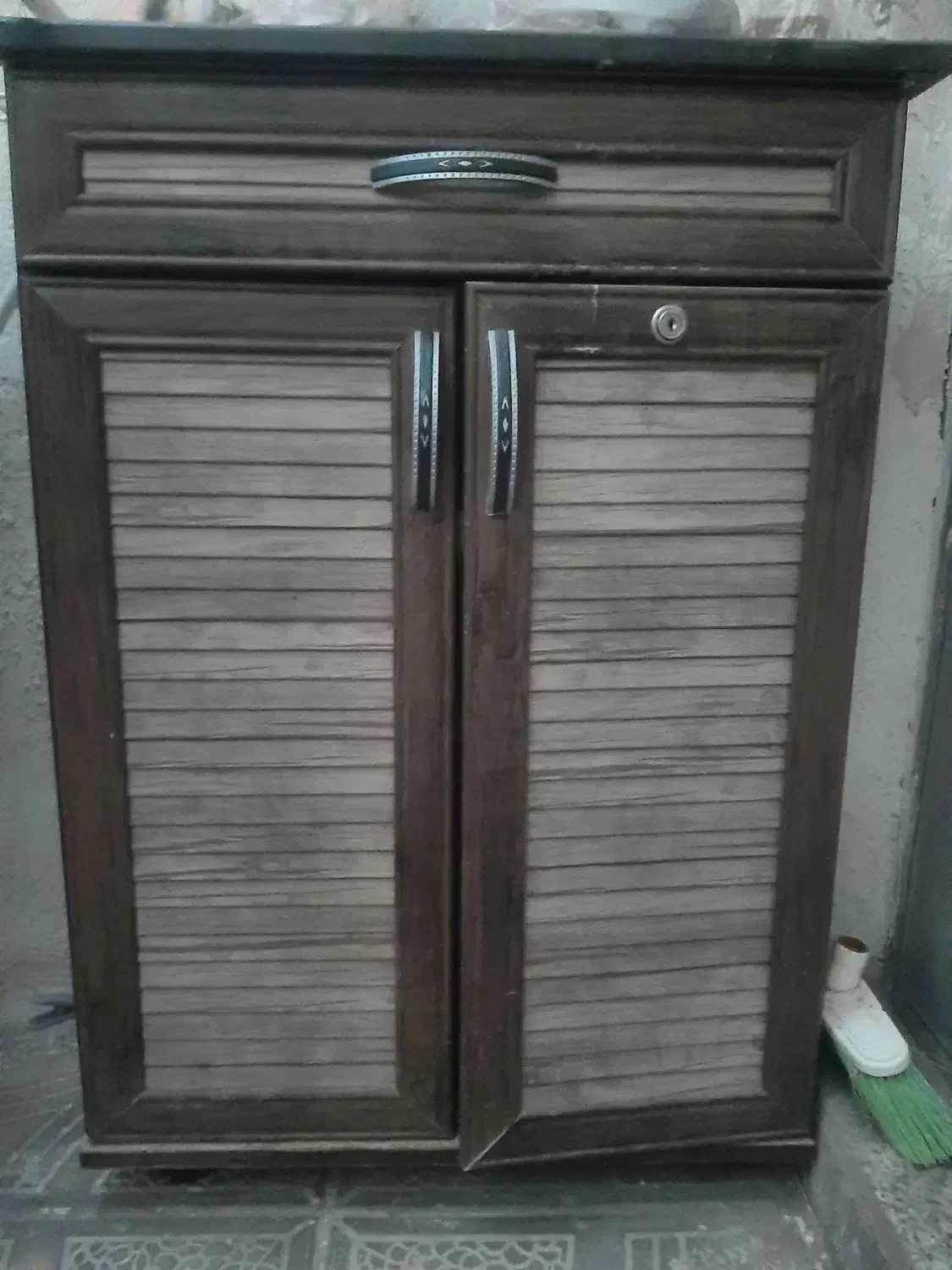 جا کفشی و میز تلوزیون دوتا کشو داره در حد نو|میز تلویزیون|باسمنج, |دیوار