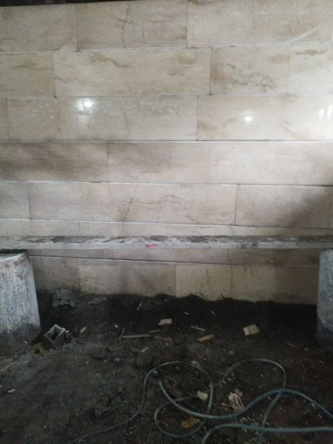 کارگر کاشی کاری سنگ کاری|استخدام معماری، عمران و ساختمانی|رودسر, |دیوار