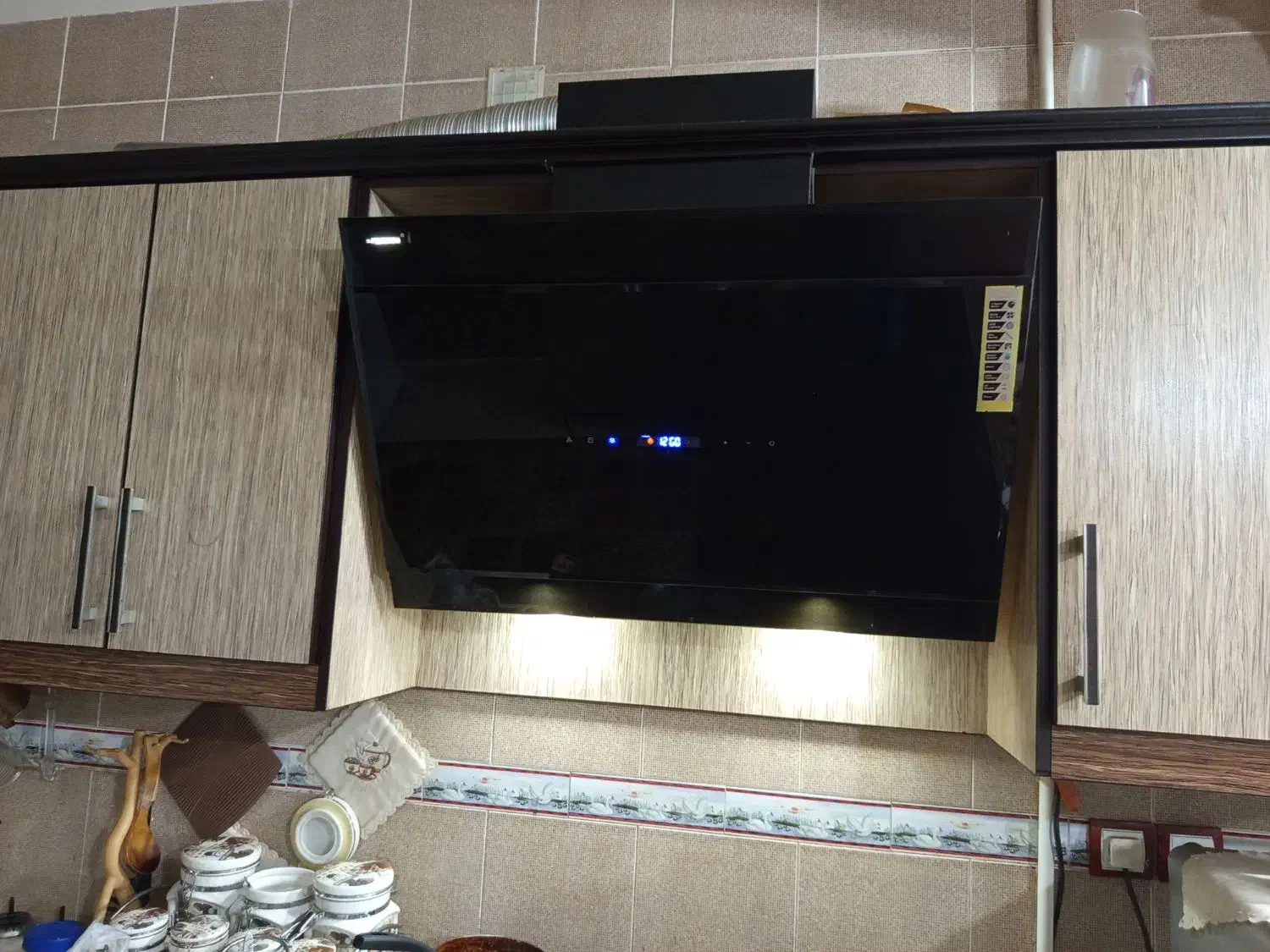 هود|هود|اهواز, رسالت|دیوار