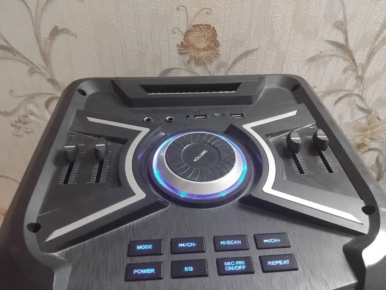 باند جی بی ال|سیستم صوتی خانگی|تهران, نیروی هوایی (پیروزی)|دیوار