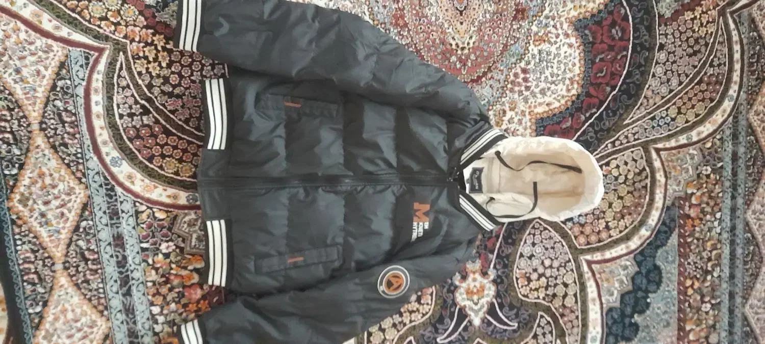 گاپشن بیسبالی خیلی تمیز و کم استفاده شده|لباس|قم, باغ کرباسی|دیوار