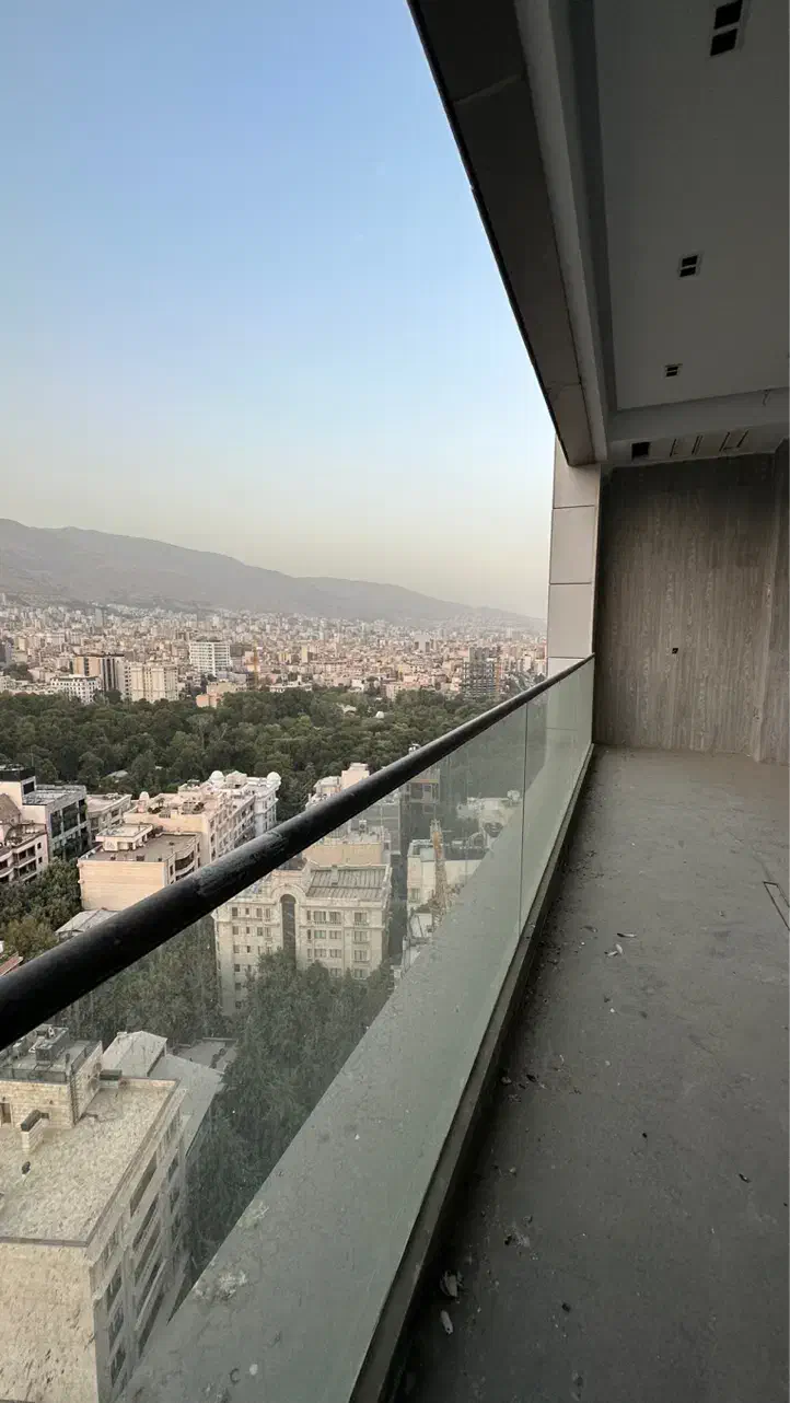 ۴۰۰متر آکواریوم در برج باغ مدرن