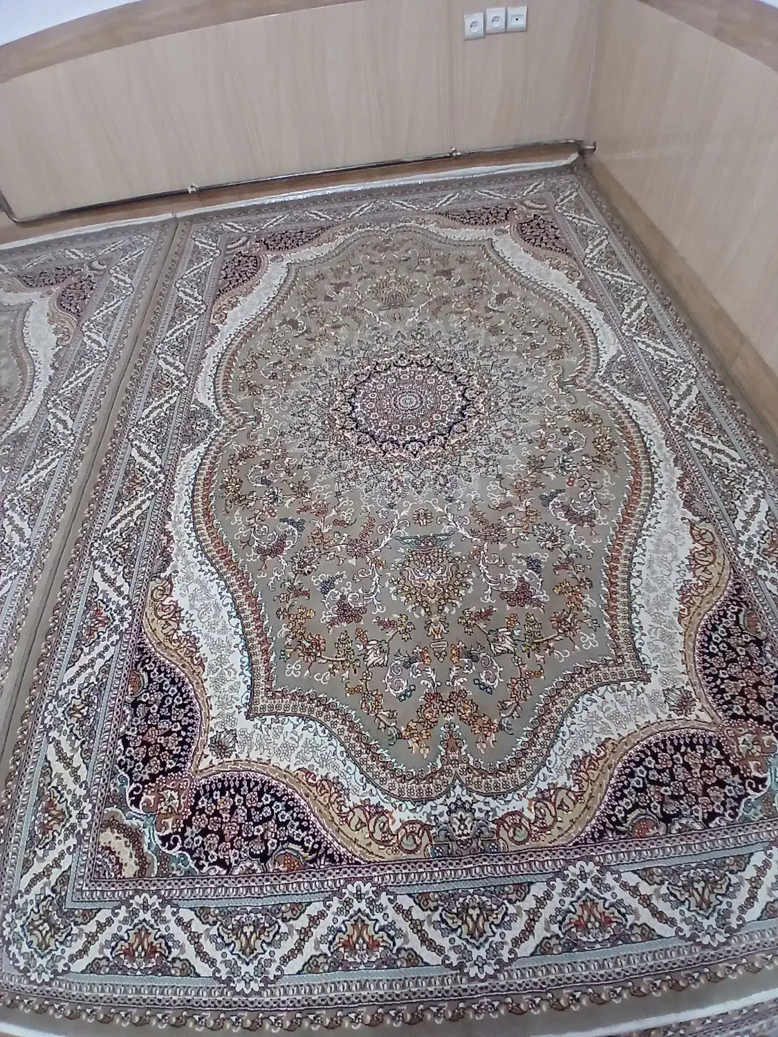 ۴ تخته فرش دو در سه گردوی|فرش|مهاباد (آذربایجان غربی), |دیوار