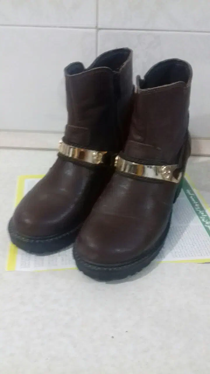 نیم بوت ها سالم سایز 39 3 جفت هست|کیف، کفش، کمربند|نیشابور, فرح بخش|دیوار
