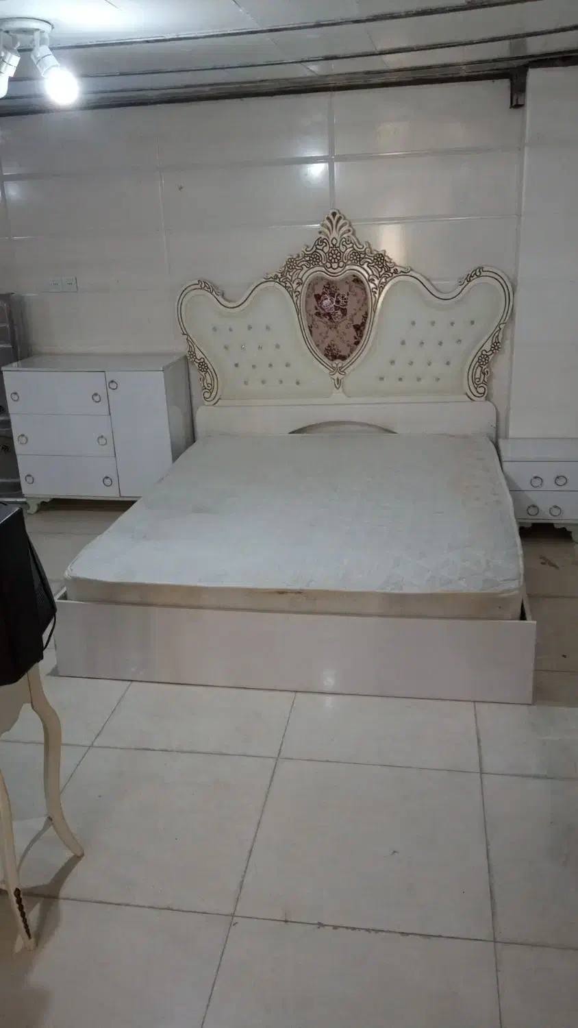 گهواره|تخت و صندلی بچه|شوشتر, |دیوار