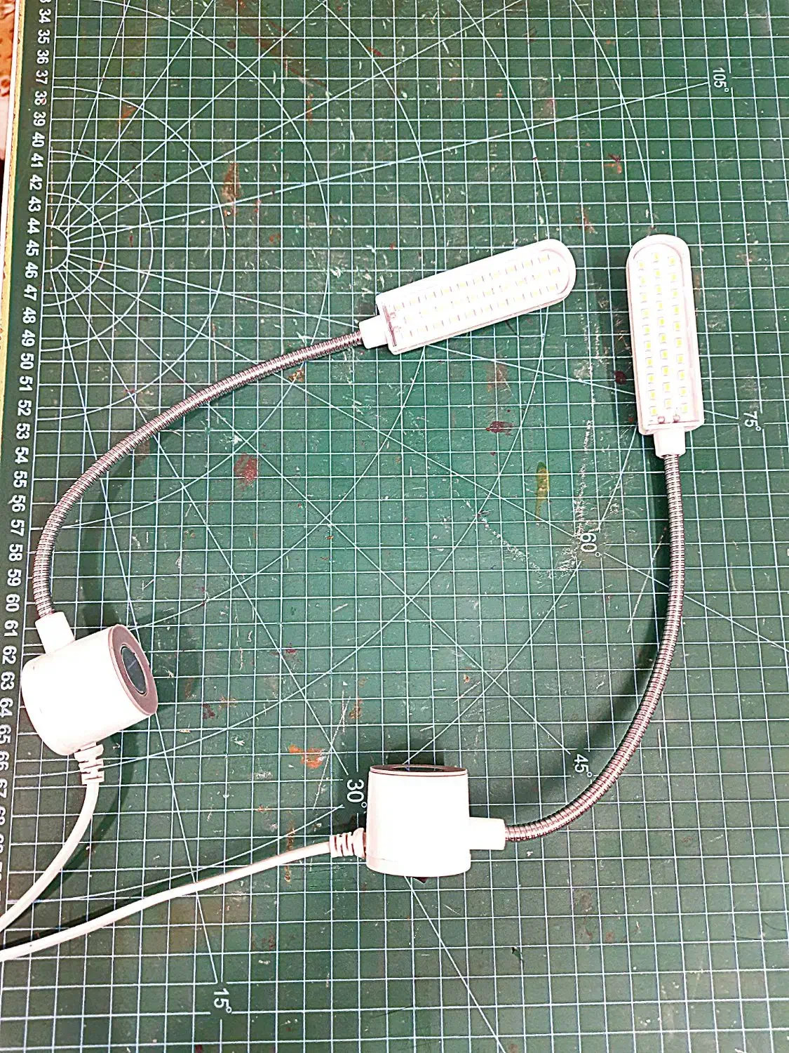 دوعدد چراغ ال ای دی|چرخ خیاطی و ریسندگی|گرمسار, |دیوار