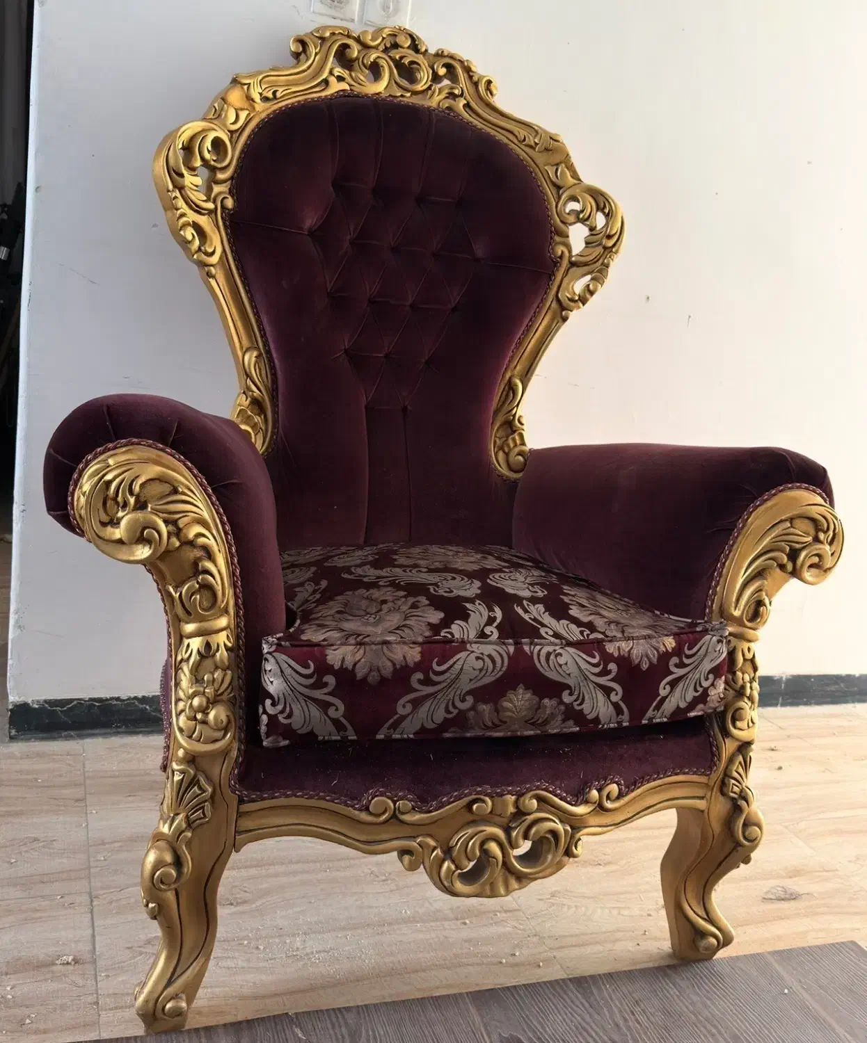 مبل سلطنتی جنس عالی|مبلمان خانگی و میز عسلی|زاهدان, |دیوار