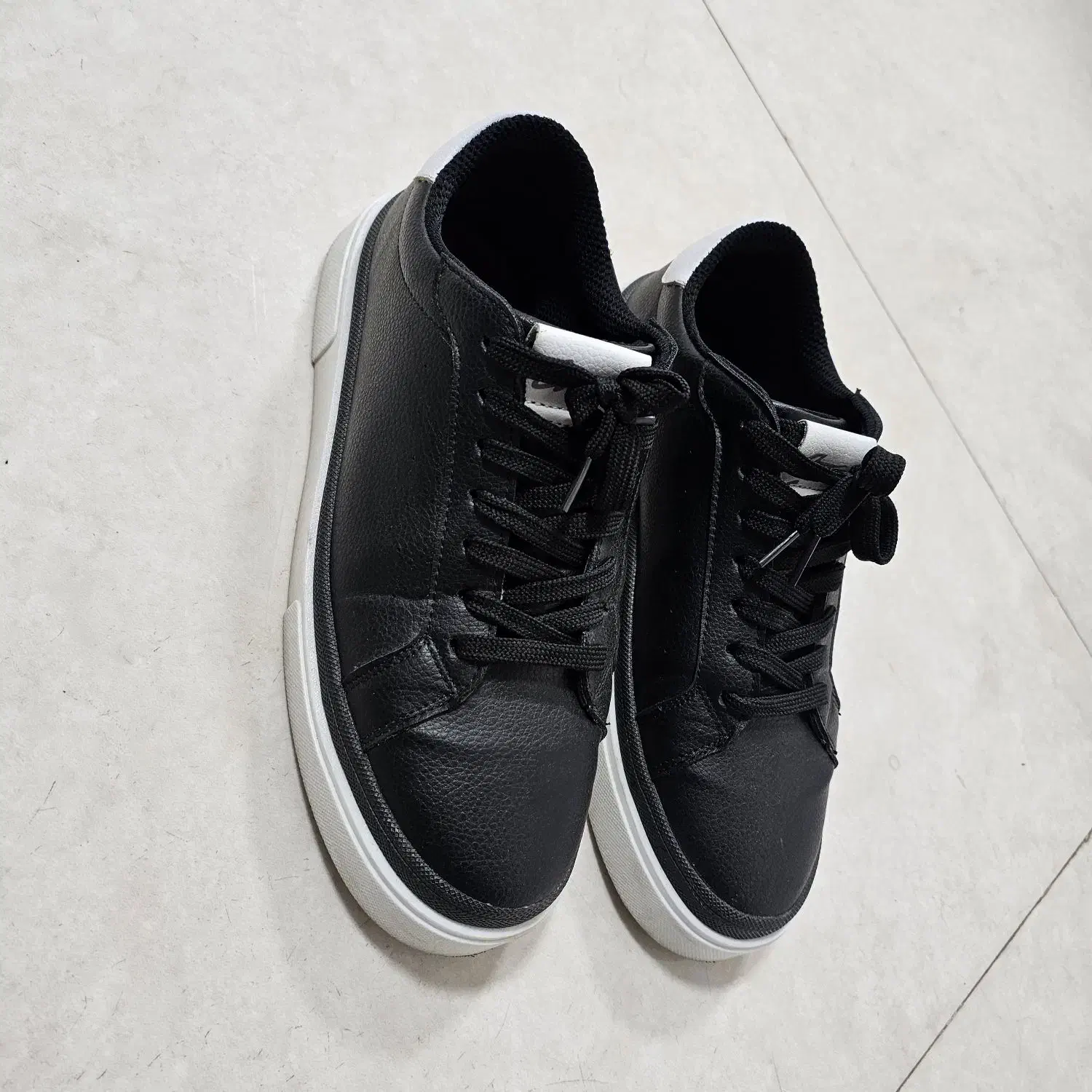 کفش|کیف، کفش، کمربند|گناباد, |دیوار