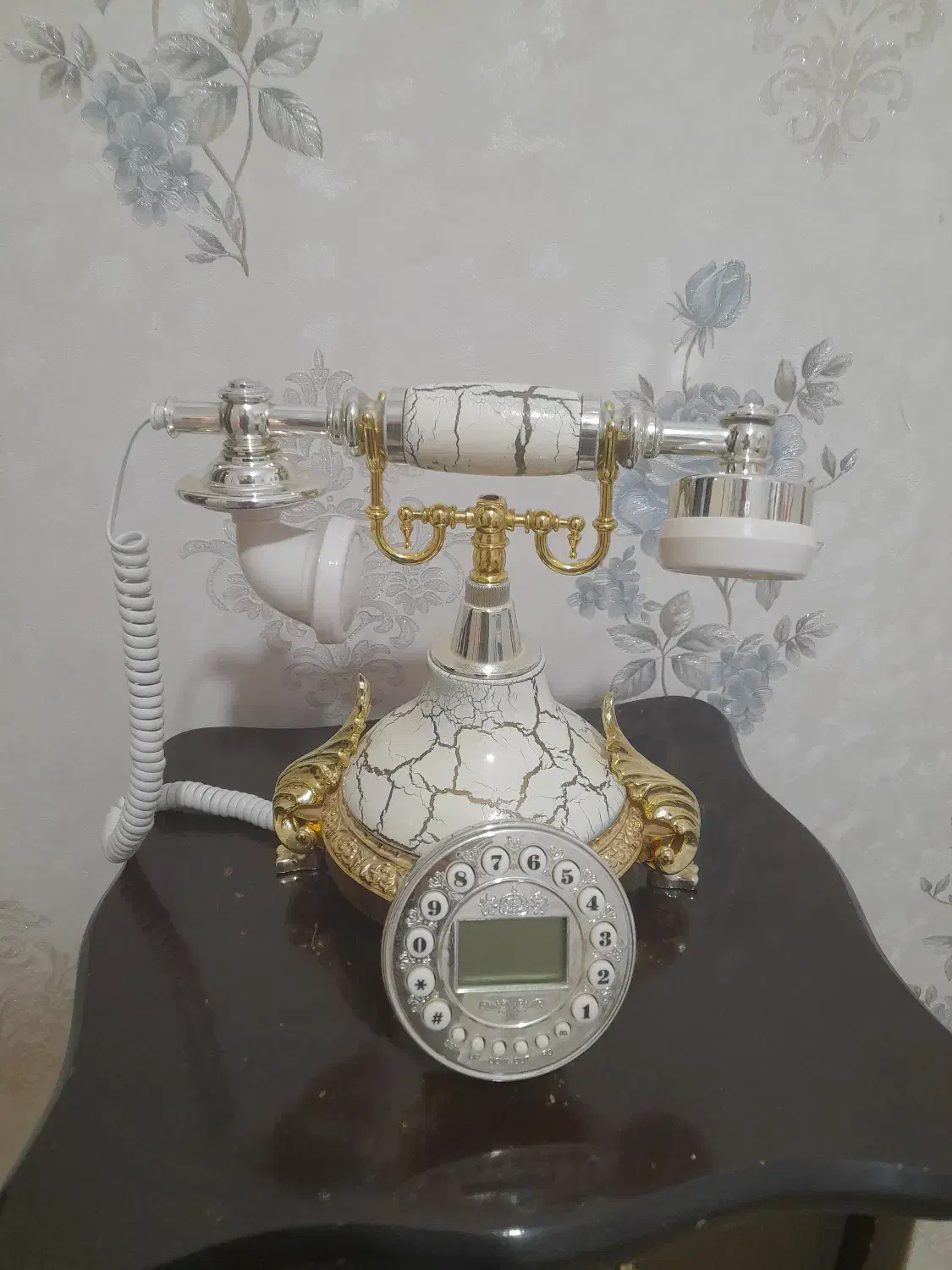 میز تلفن و گوشی تلفن|صنایع دستی و سایر لوازم تزئینی|سلطانیه, |دیوار