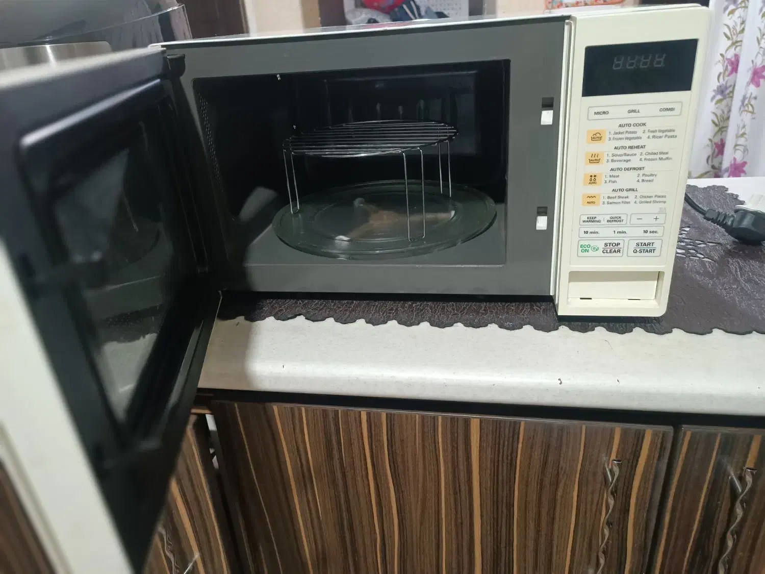 ماکروویو ال جی|اجاق گاز و لوازم برقی پخت‌وپز|شیراز, بالا کفت|دیوار