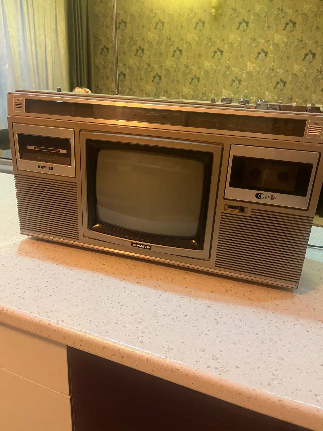 رادیو ظبط و پخش و تلویزیون  قدیمی|کلکسیون اشیاء عتیقه|تهران, زعفرانیه|دیوار