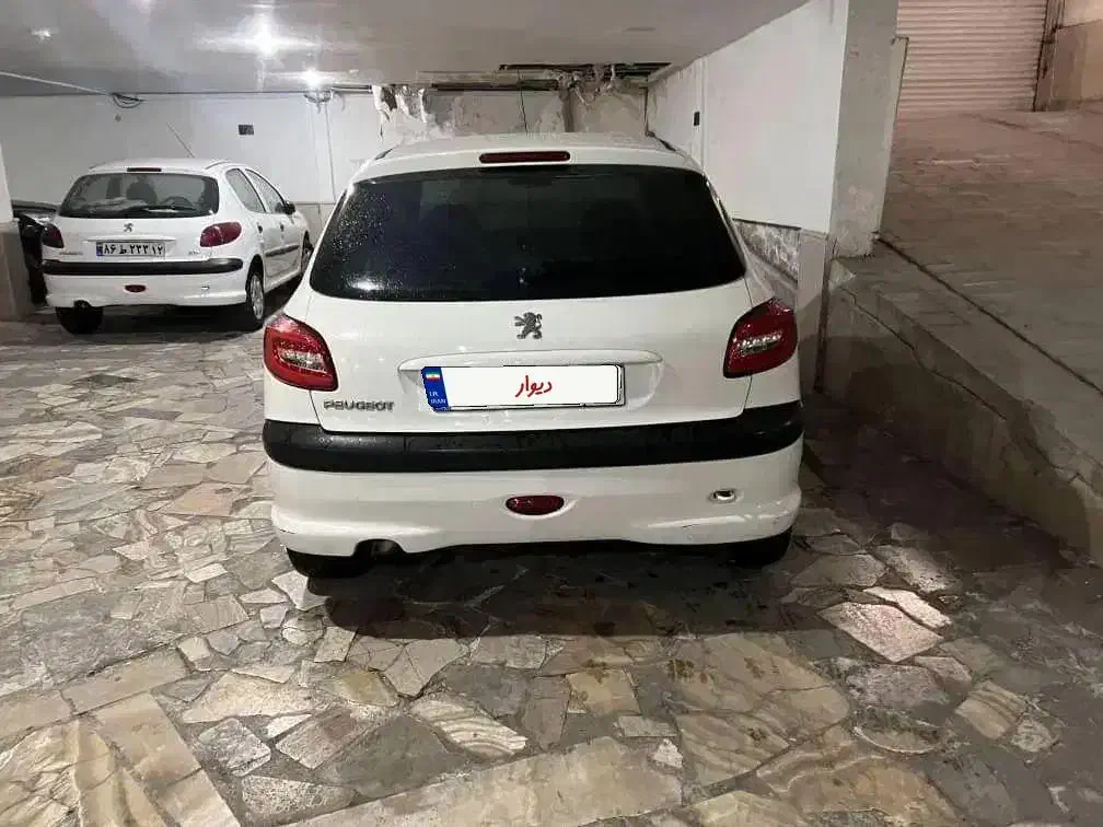 پژو 206 سفید آخر 88 بی رنگ|خودرو سواری و وانت|مشهد, نیروی هوایی|دیوار