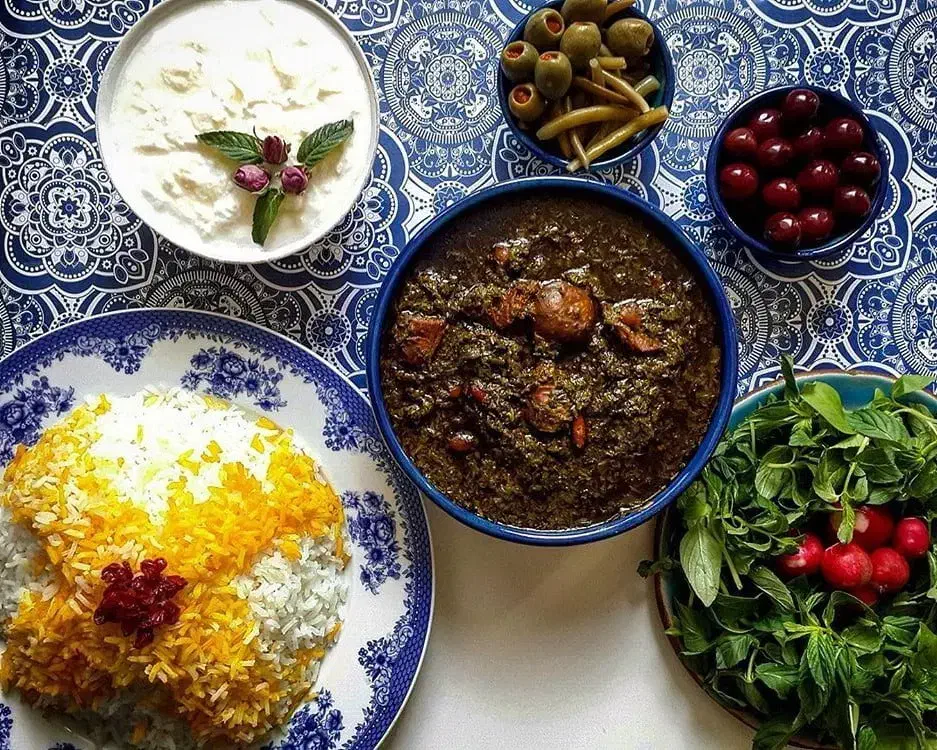 استخدام آشپز(خورشت پز)|استخدام خدمات فروشگاه و رستوران|قم, مسکن مهر|دیوار