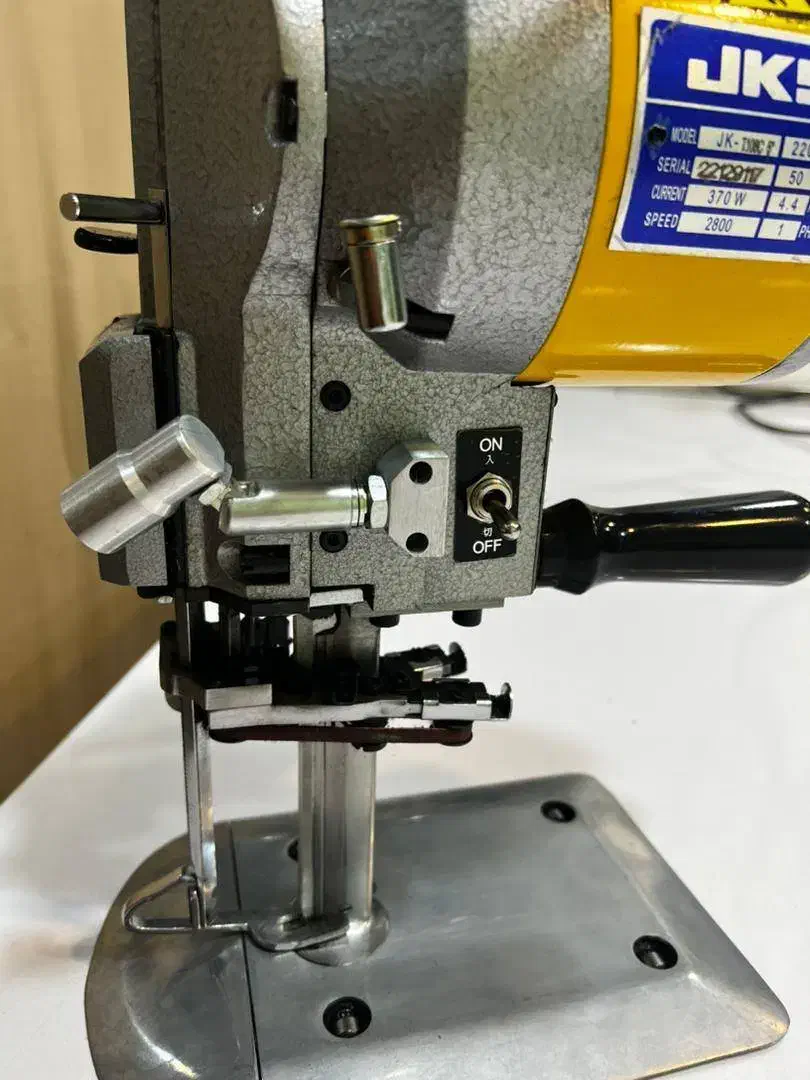 چرخ راسته دوز، سردوز،اتو،قیچی،میز|چرخ خیاطی و ریسندگی|شیراز, شهرک گلستان|دیوار