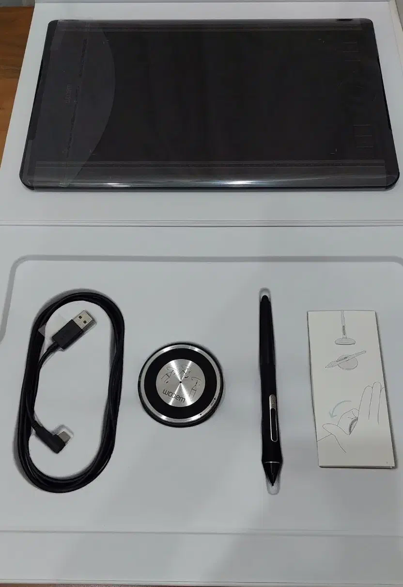 قلم نوری wacom intuos pro medium|قطعات و لوازم جانبی رایانه|کرج, گوهردشت|دیوار