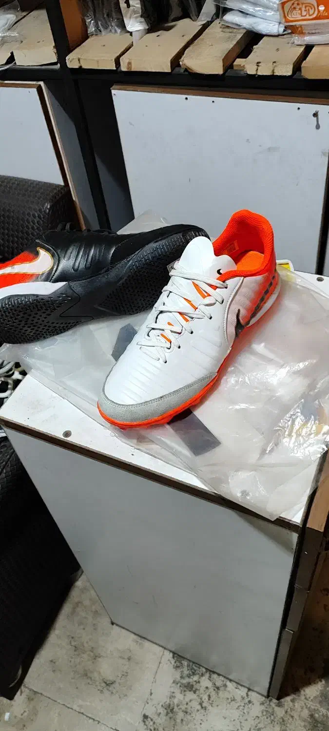 کفش سالنی و فوتبال|کیف، کفش، کمربند|فردیس, ثابتی|دیوار