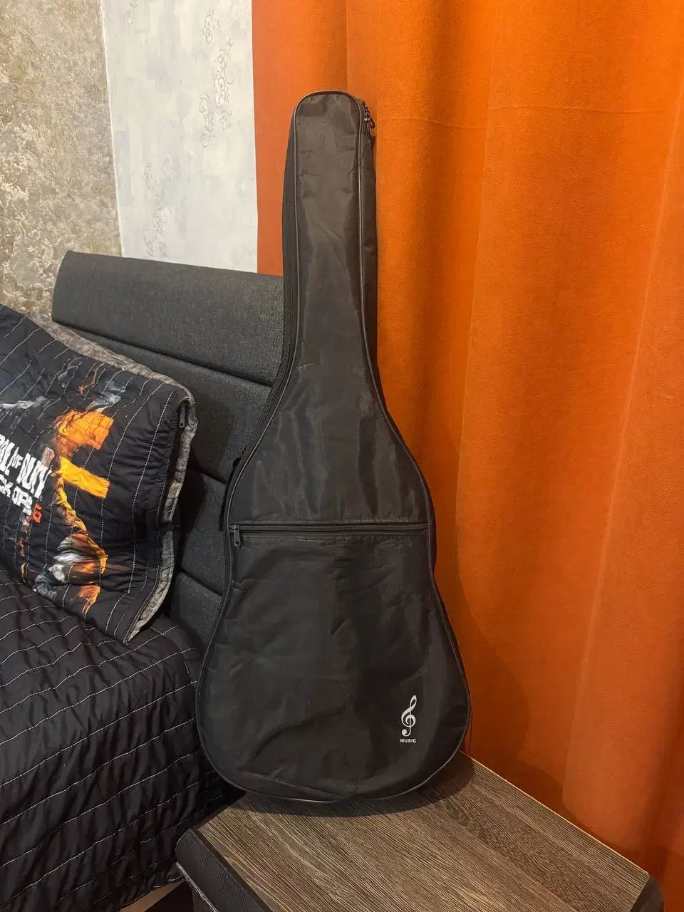 گیتار YAMAHA cs40 اصل اندونزی|گیتار، بیس، امپلیفایر|دوگنبدان, |دیوار