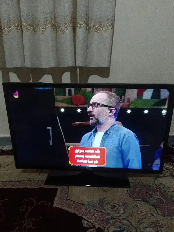 تلوزیون ۳۲ سامسونگ ال ای دی سالم شفاف|تلویزیون و پروژکتور|همدان, |دیوار